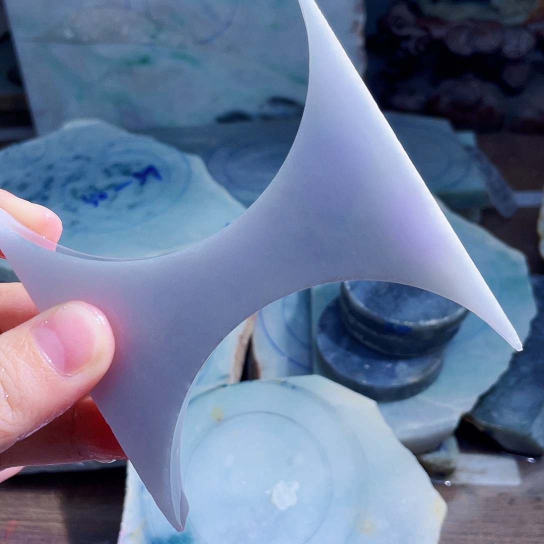 翡翠未镶嵌颈饰毛料3