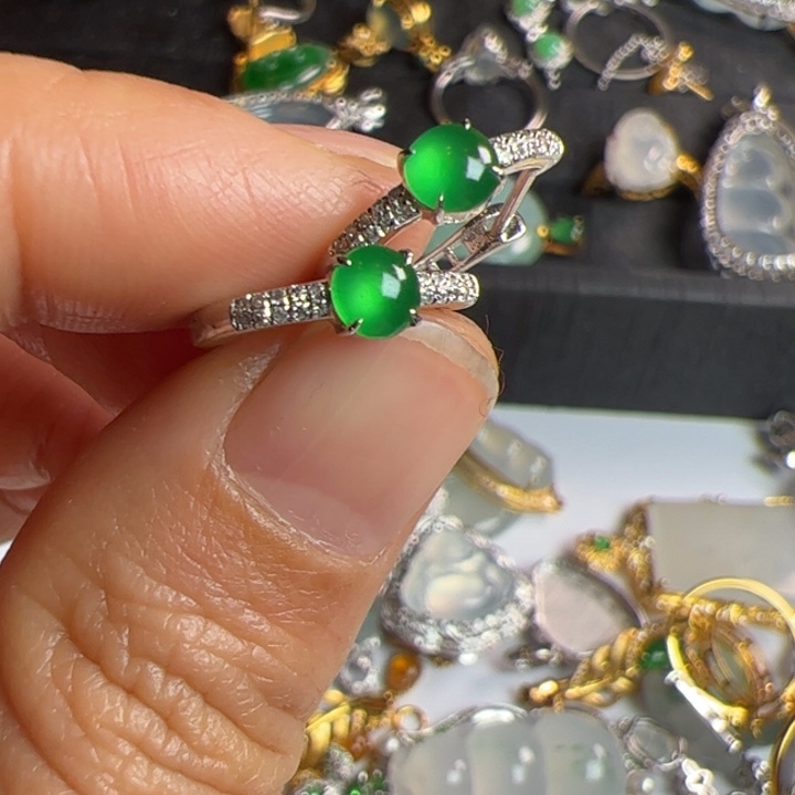 翡翠耳饰18K金镶嵌翡翠吊坠项链