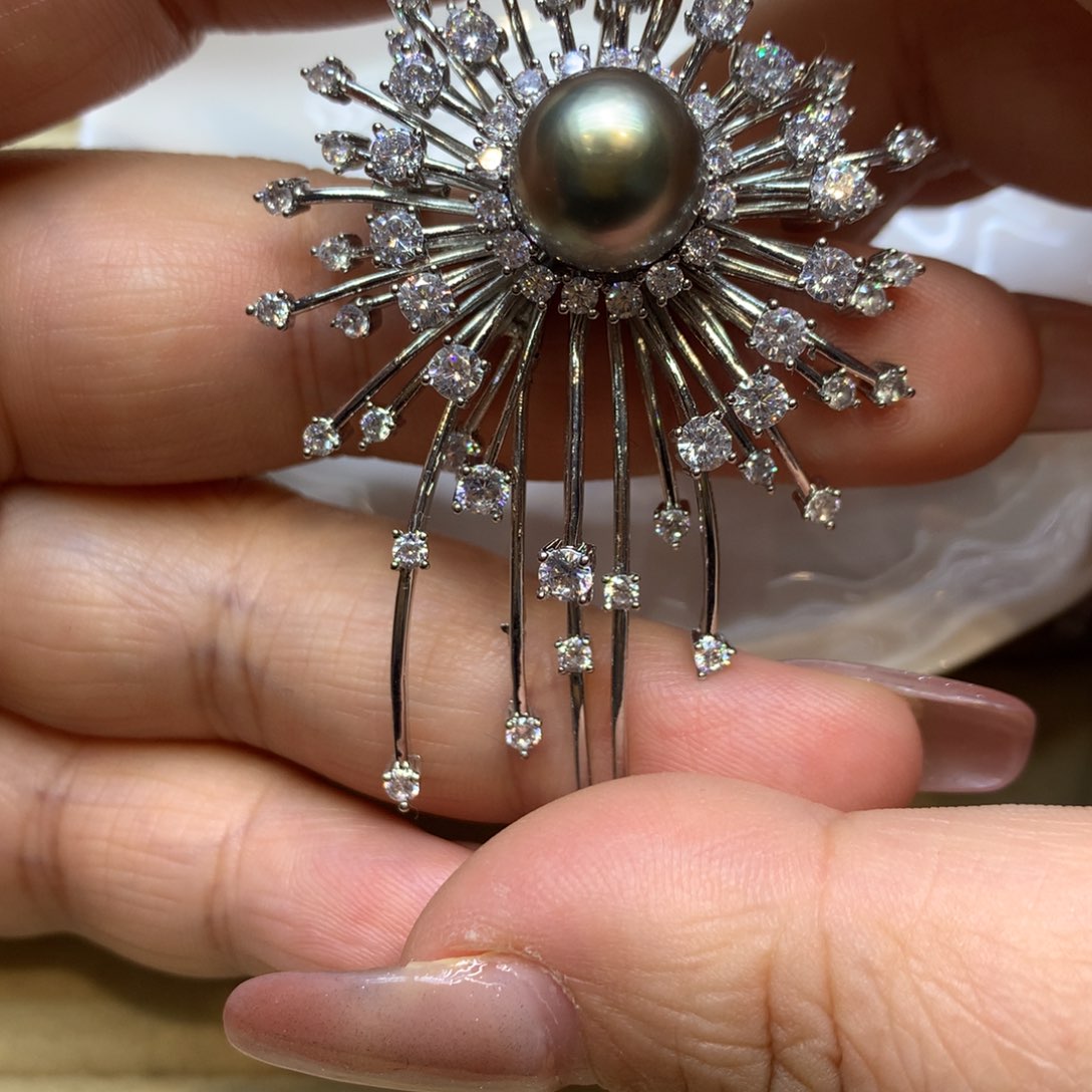 未镶嵌胸饰海水珍珠