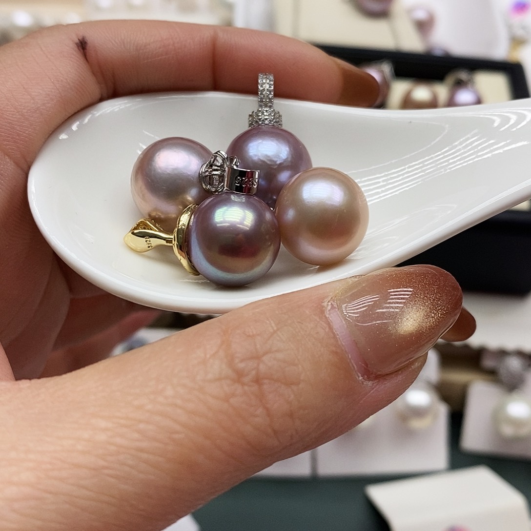 呦***帅银S925镶嵌淡水珍珠颈饰