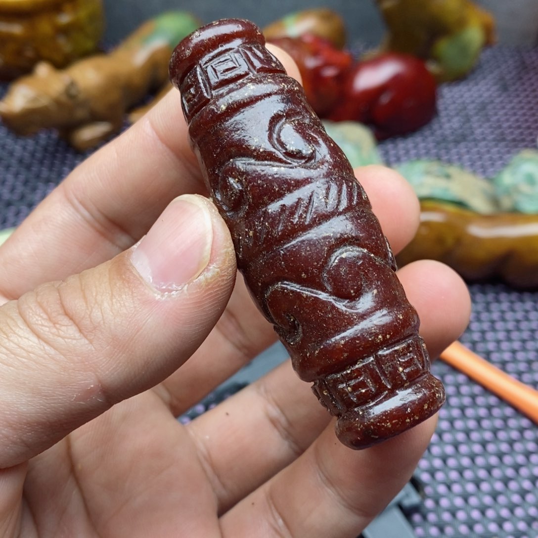 蛇纹石玉颈饰未镶嵌