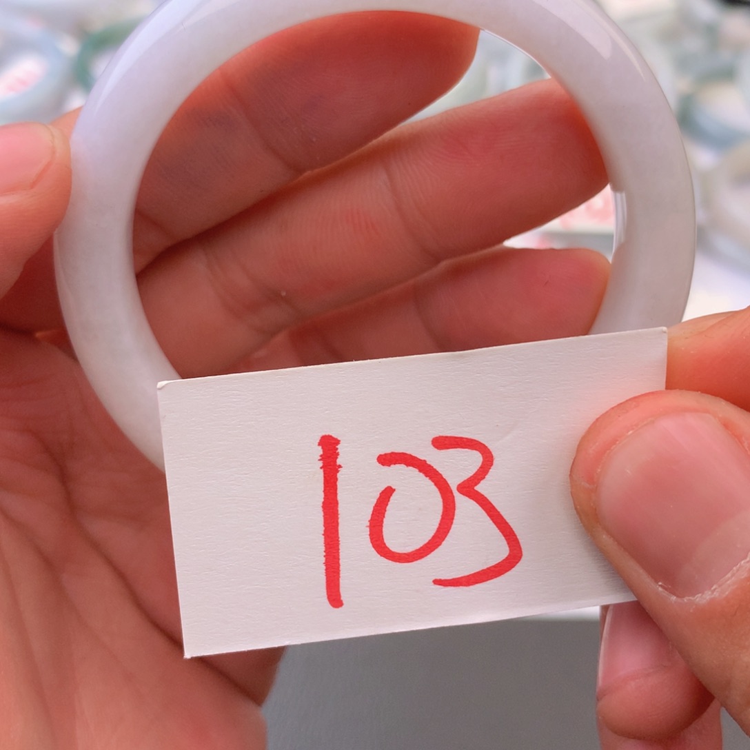 翡翠手镯未镶嵌255588888888889