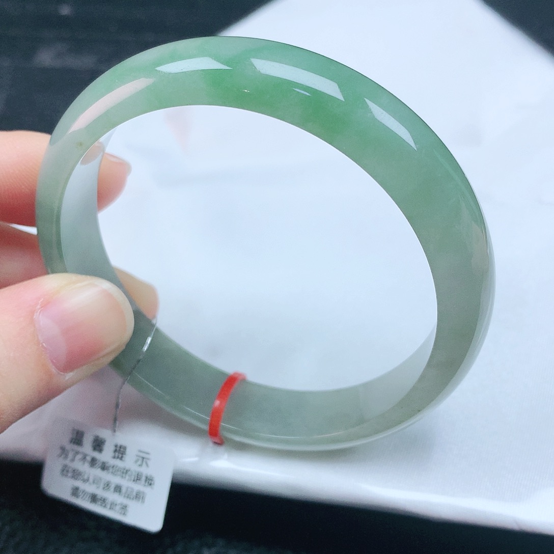 翡翠手镯未镶嵌58圈