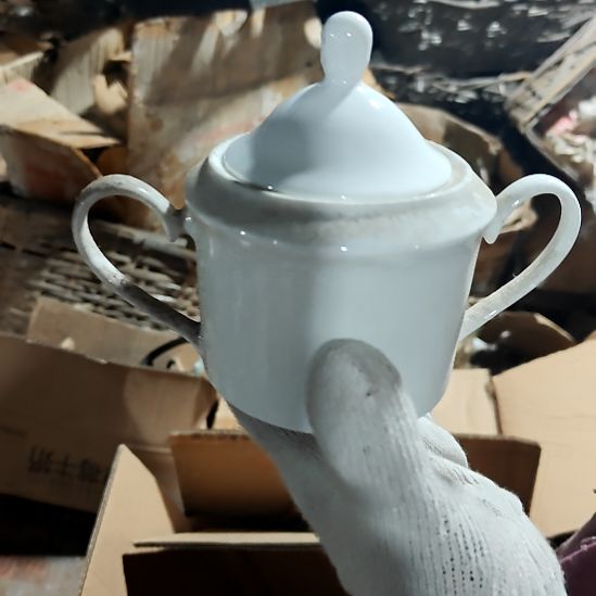 绿泥盘子碗茶壶啥都有