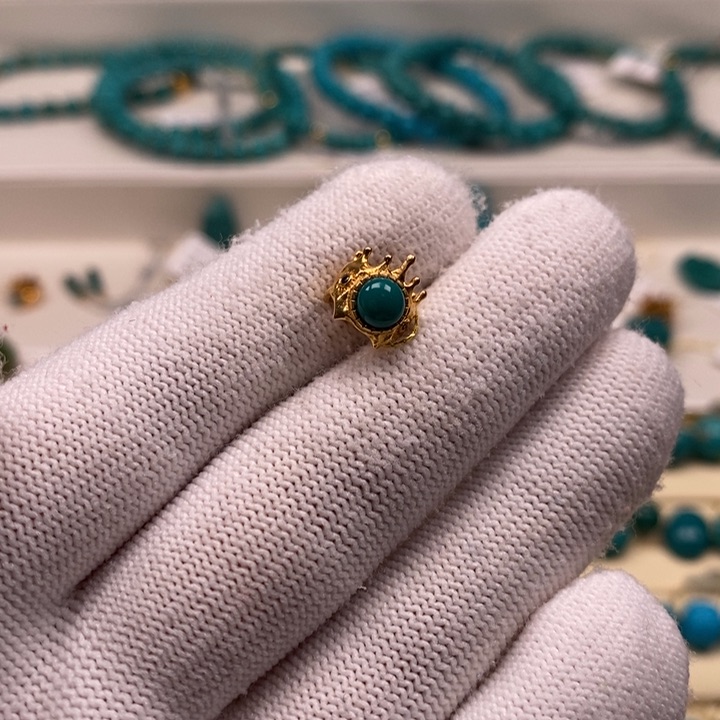 绿松石珠宝奇石18K金镶嵌