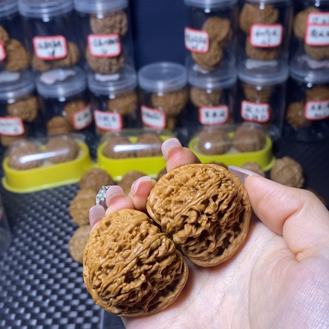 文玩核桃吊坠赫****家南疆石