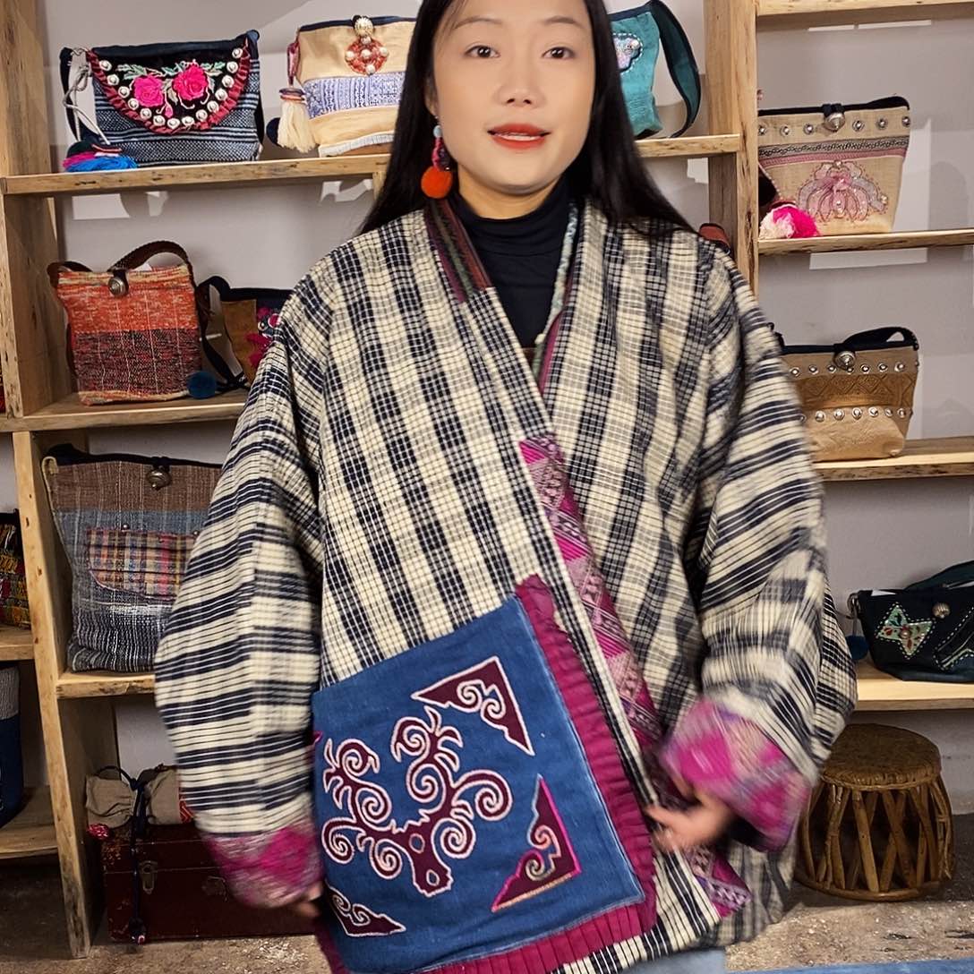 织绣手工制作工艺外套