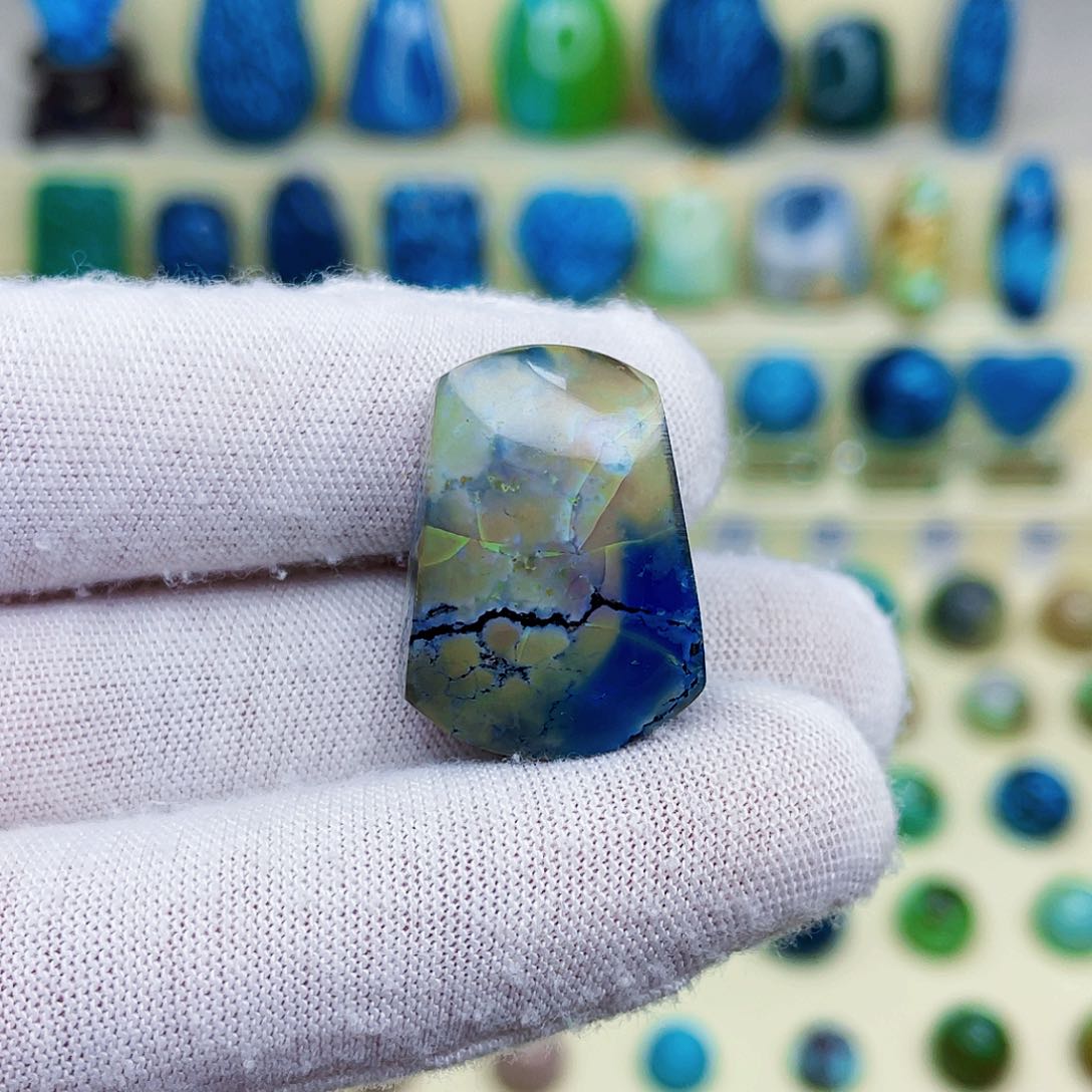 绿松石绿松石未镶嵌