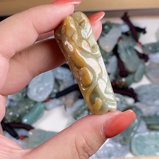 翡翠未镶嵌颈饰900009900099