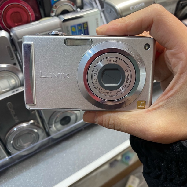 9新 Panasonic/松下 fs3 1000万像素3倍光学变焦 屏幕老化