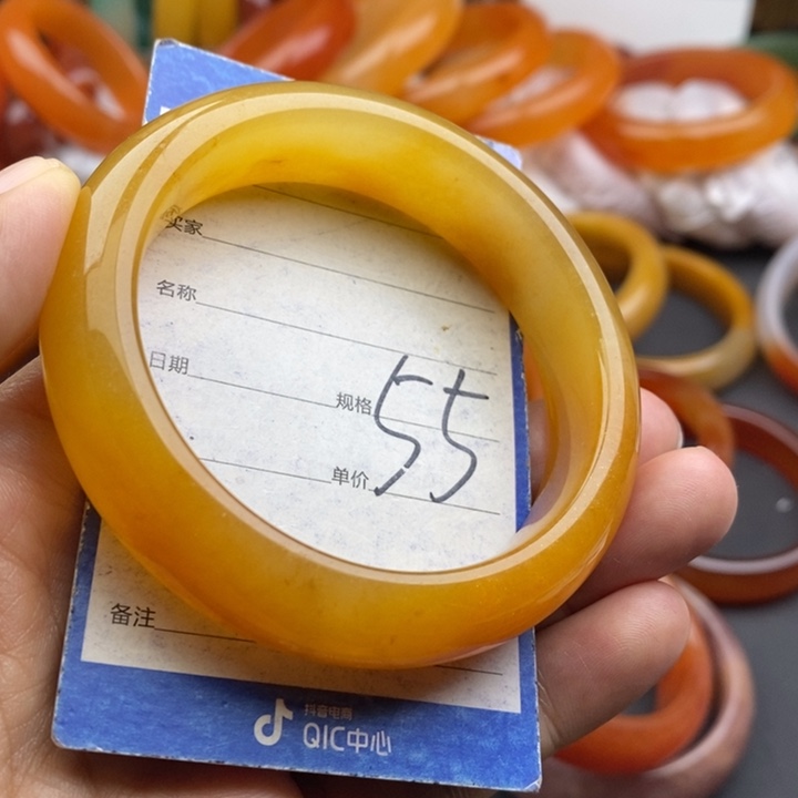 未镶嵌手镯石英质玉