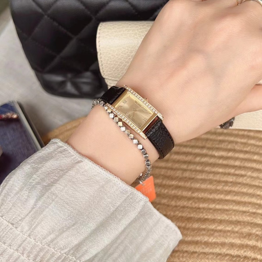 荷花色表带金色表盘简约时尚腕表B020