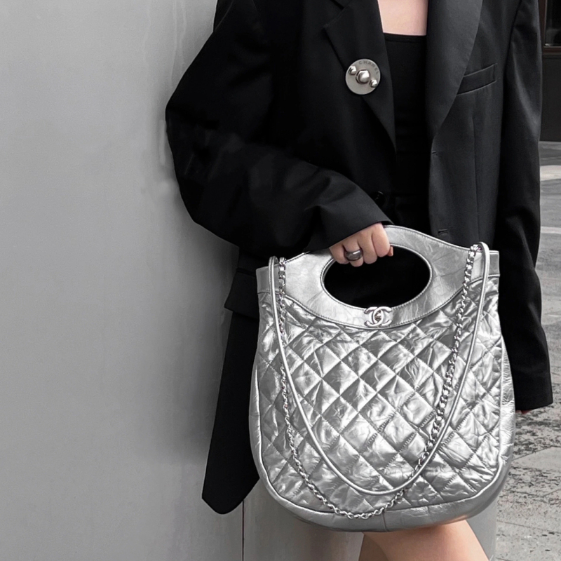 95新 Chanel/香奈儿 带卡尘 银色31Bag 26开 长35