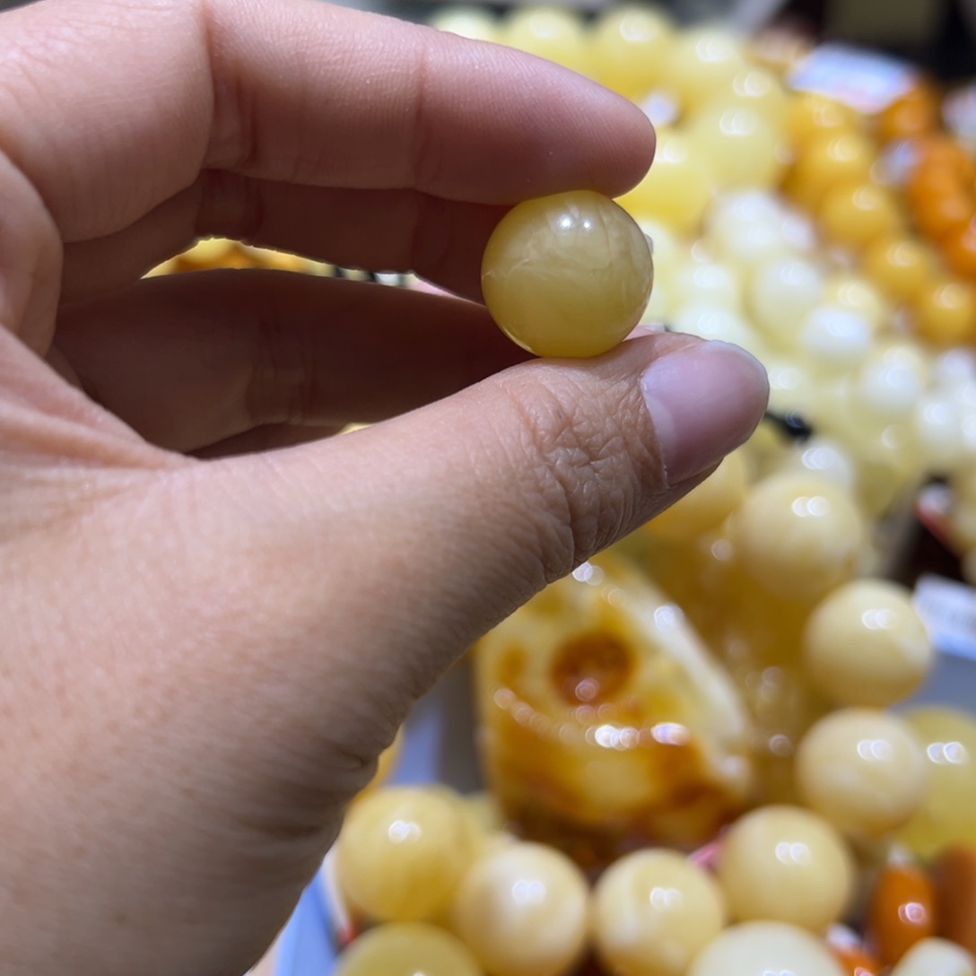 琥珀珠宝奇石未镶嵌