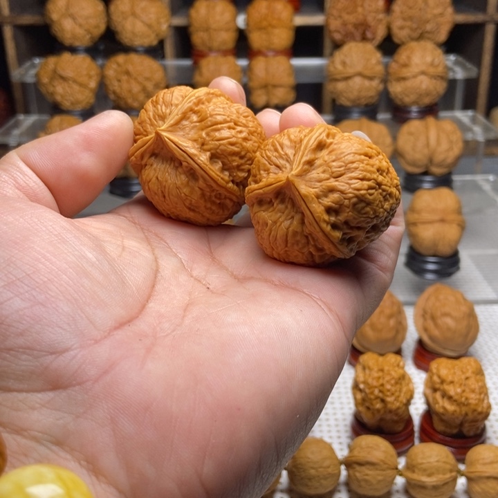 哥***鼠文玩核桃吊坠6金香炉三棱