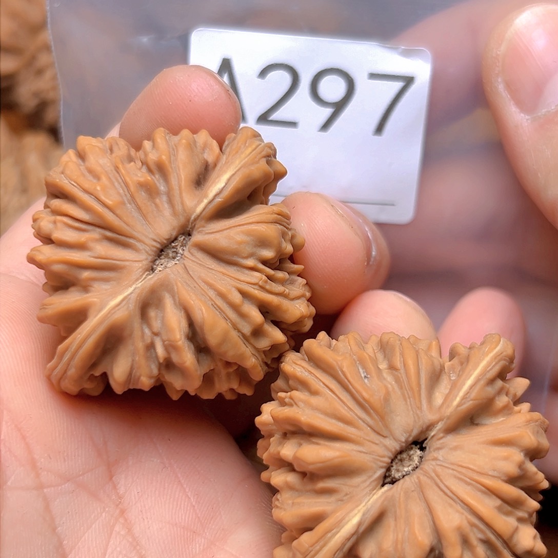 文玩核桃吊坠45➕四座楼