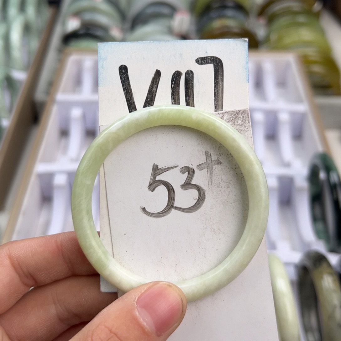 岫玉手镯未镶嵌天然岫玉微瑕