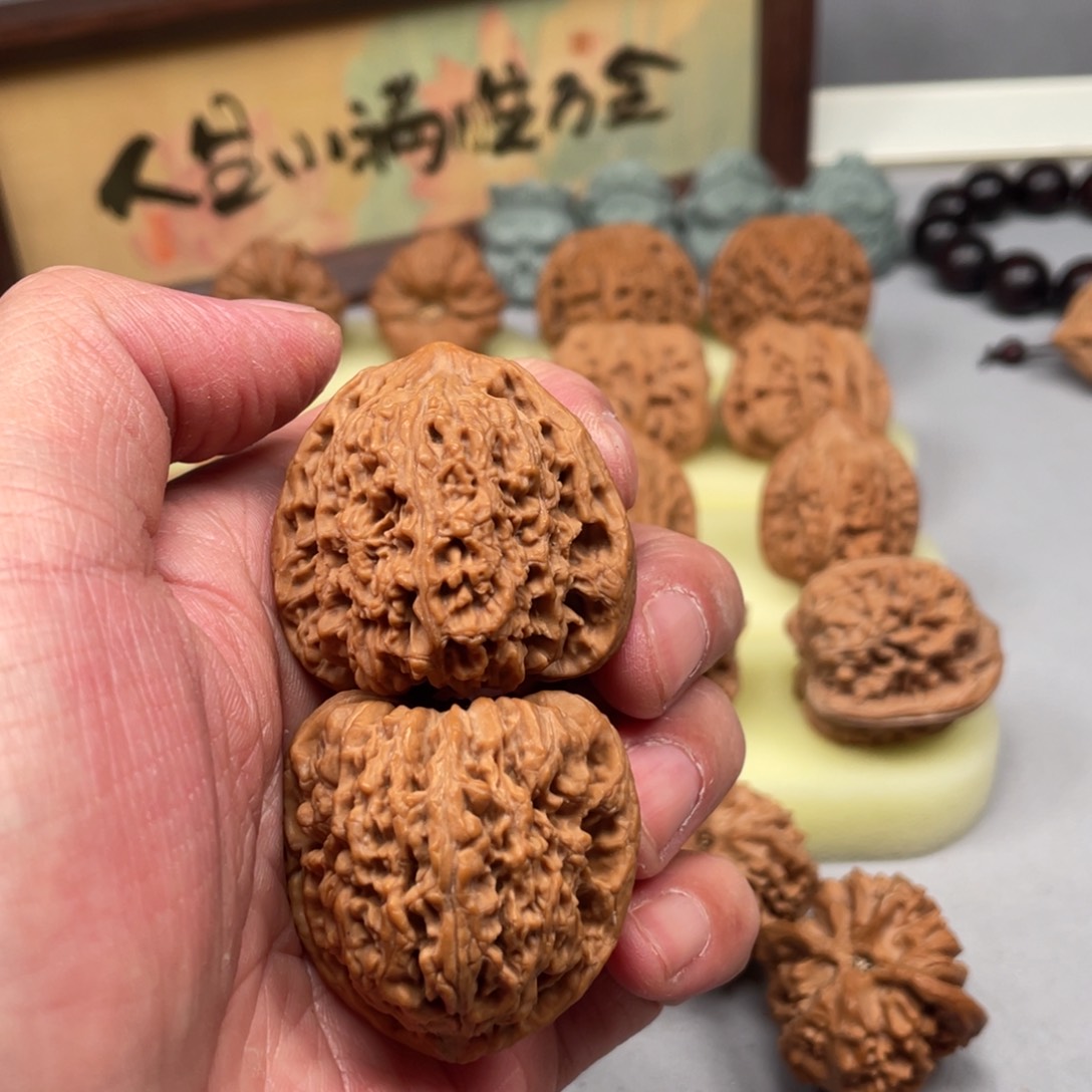 文玩核桃把件琢鹿南疆