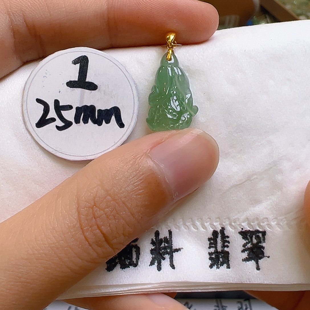 翡翠颈饰18K金镶嵌翡翠