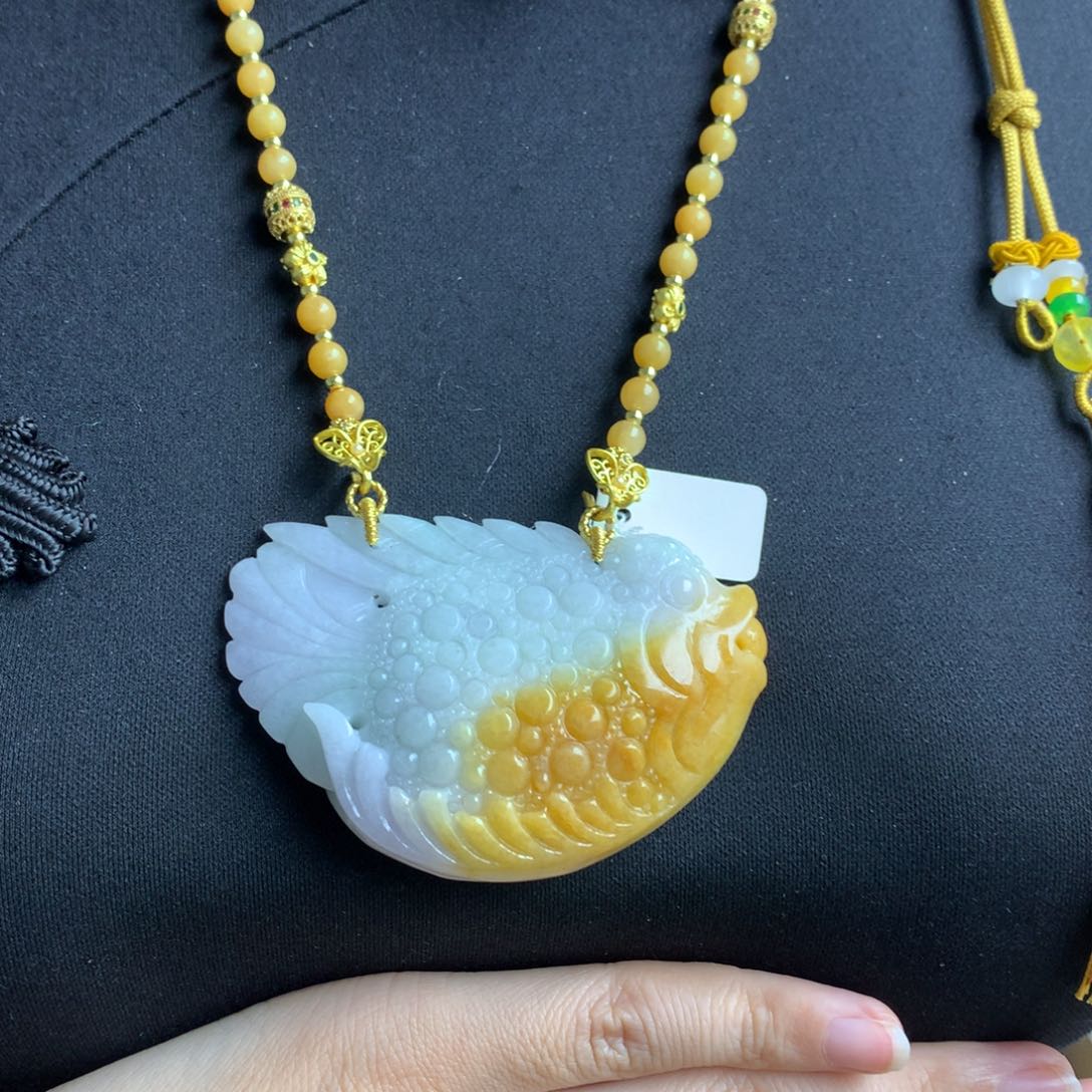 翡翠颈饰未镶嵌翡翠