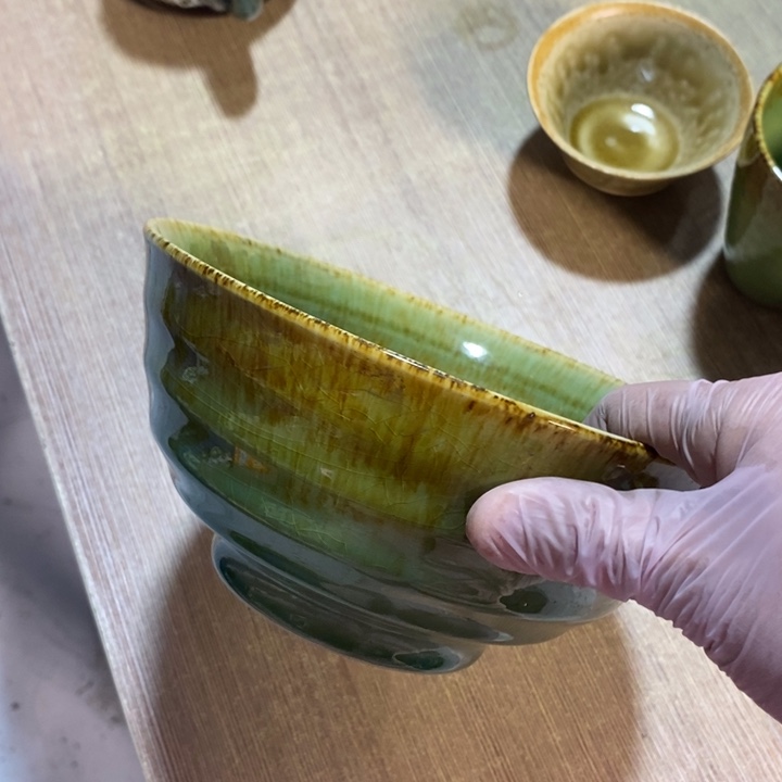 紫***默瓷片五厂三金绿釉碗微瑕疵