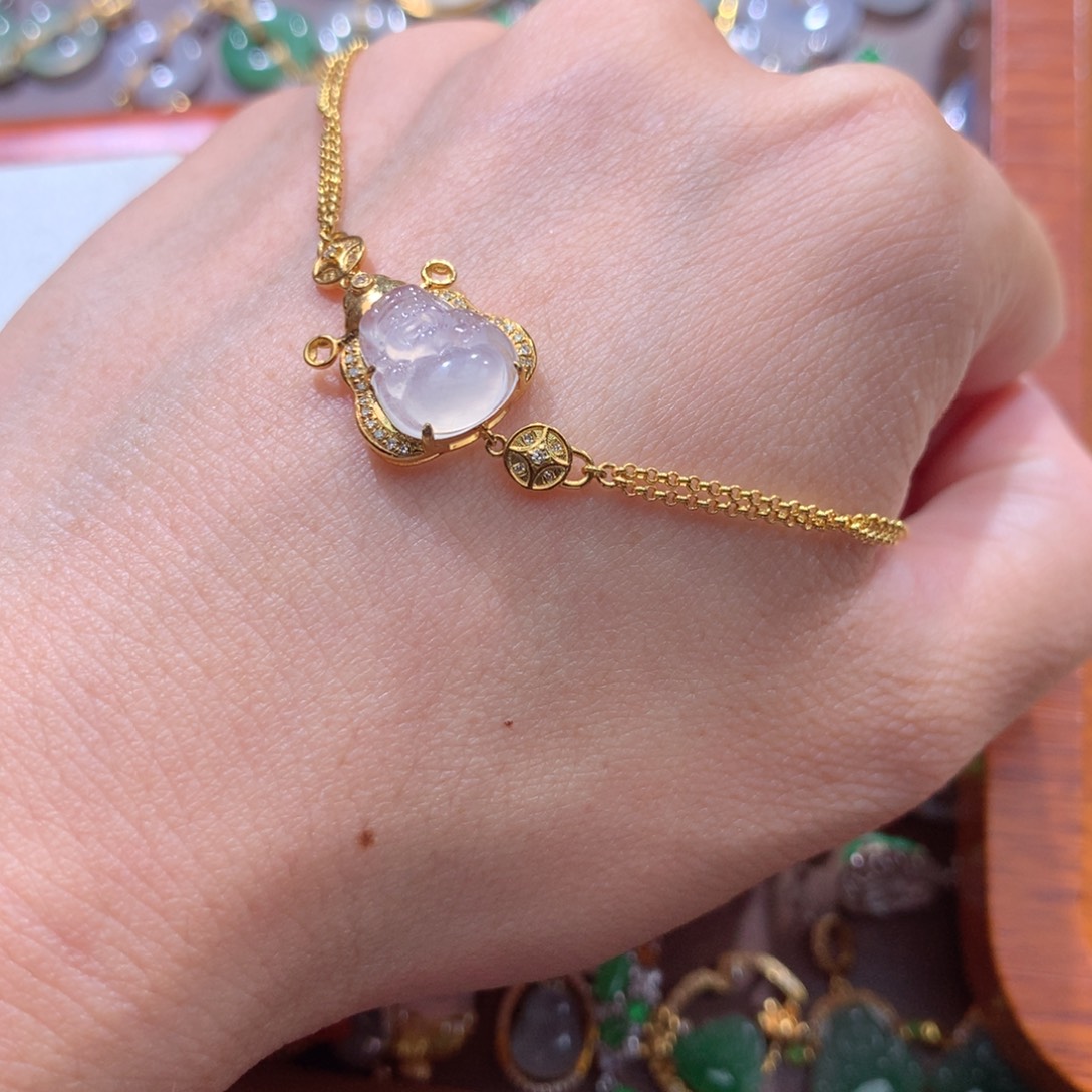 J***妈颈饰18K金镶嵌翡翠翡翠