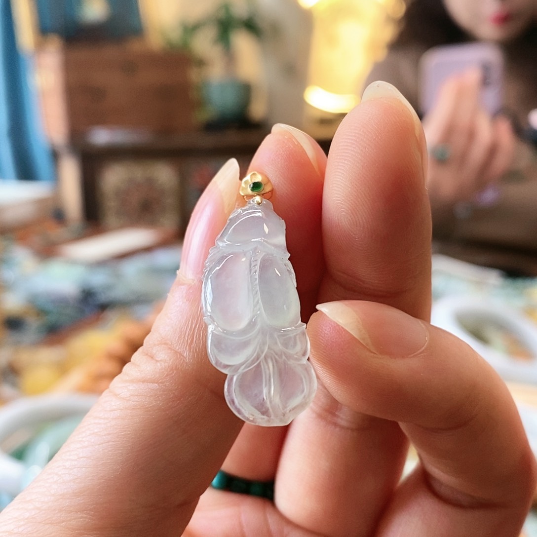 翡翠颈饰18K金镶嵌翡翠挂件