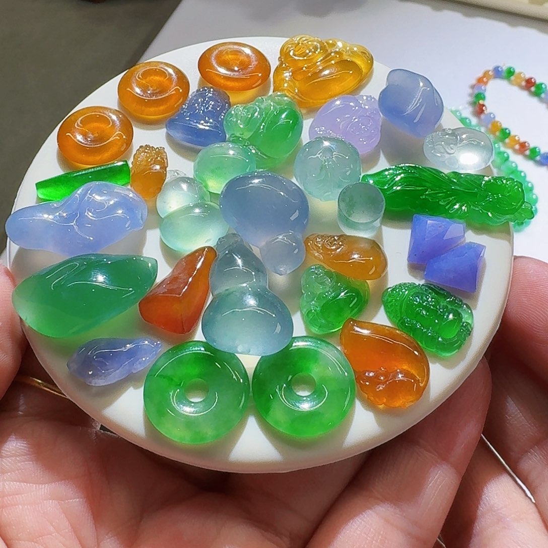 翡翠颈饰未镶嵌多样性发其一