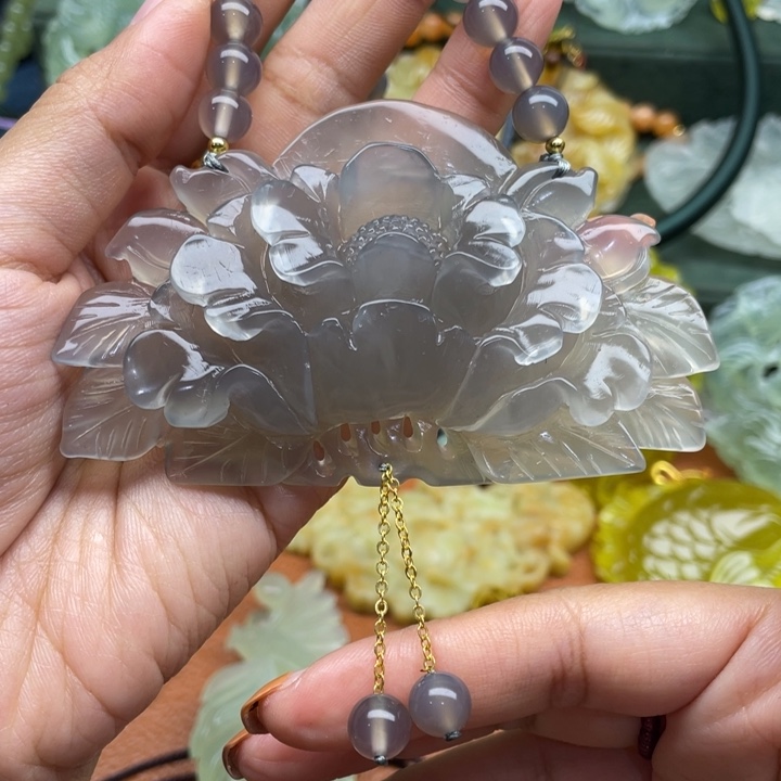 蛇纹石玉未镶嵌吊坠