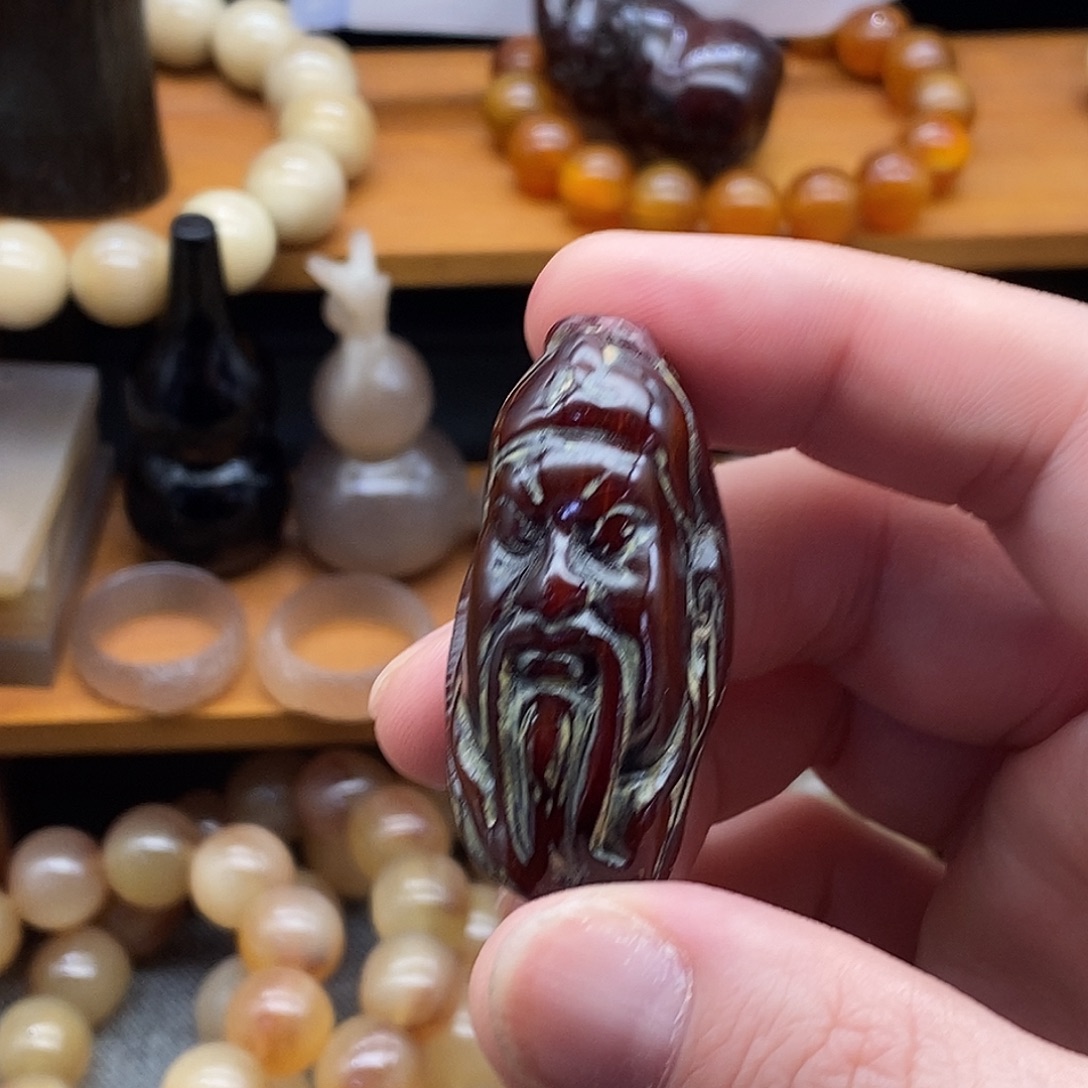 4.6cmx2.1cm非洲黑水牛角关二爷手把件项链dz