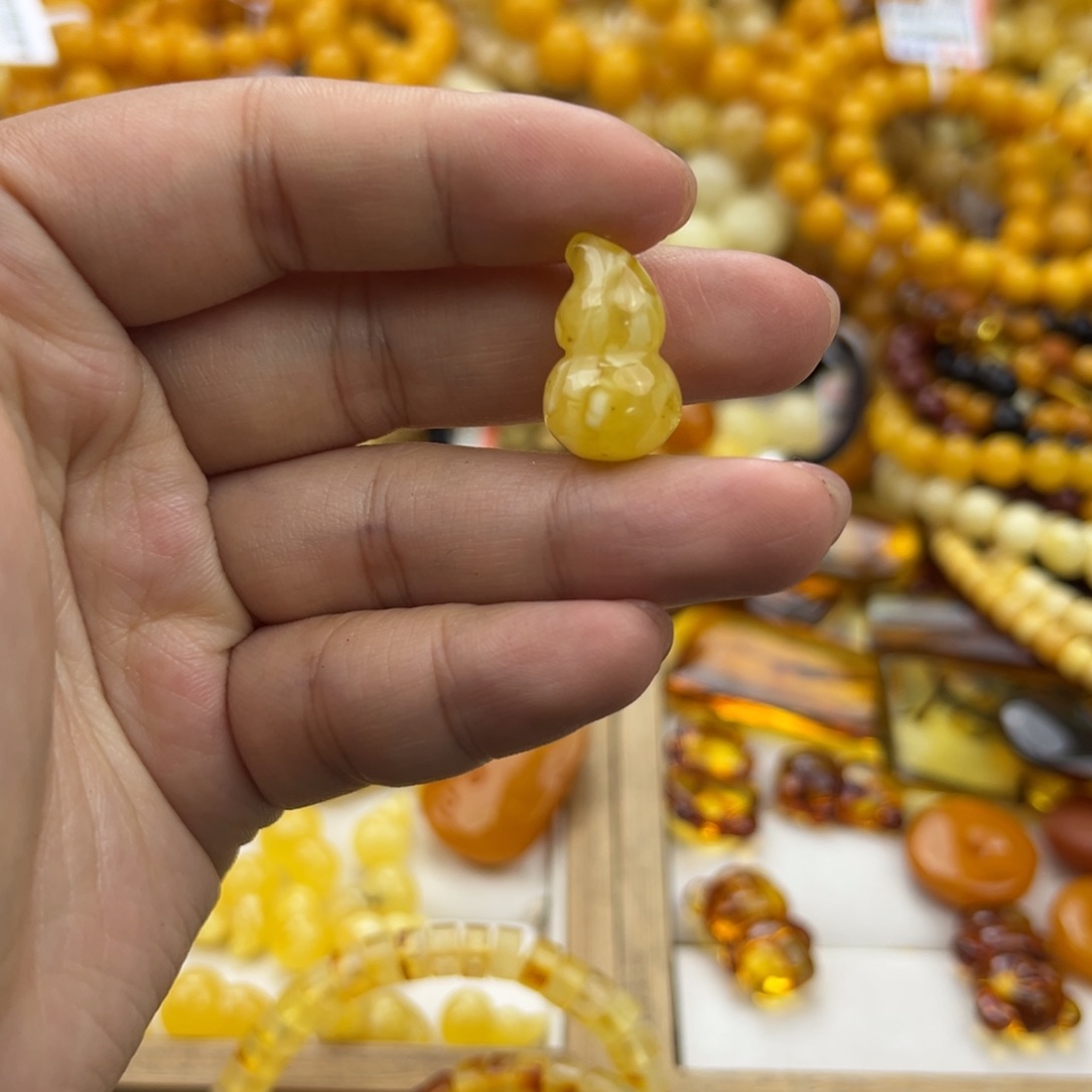 琥珀珠宝奇石未镶嵌