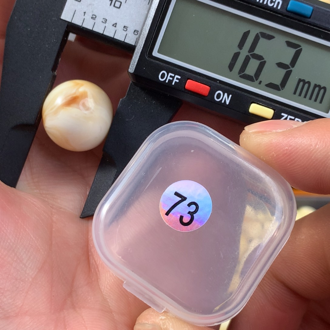 琥珀裸石未镶嵌微瑕