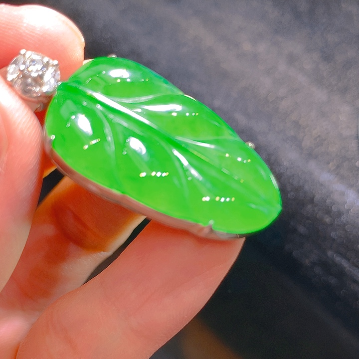 【闪购商品】翡翠颈饰银S925镶嵌翡翠