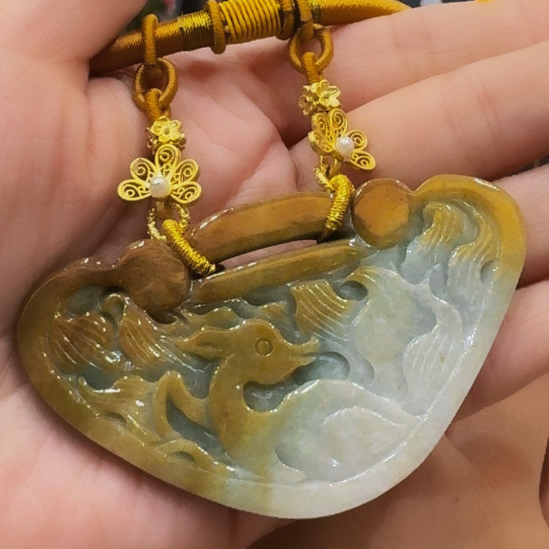 翡翠颈饰未镶嵌老坑