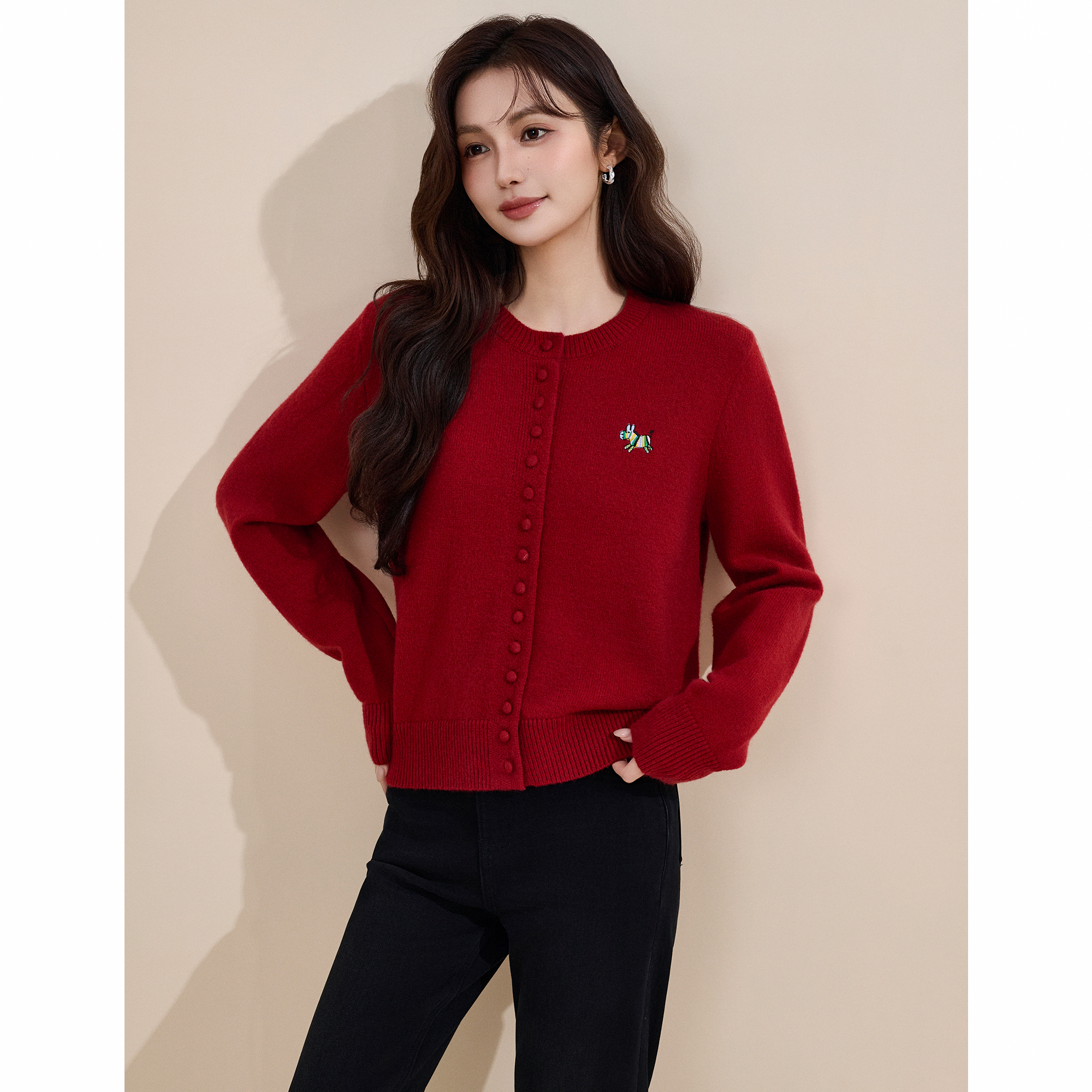 【新红小马开衫】26春季童趣刺绣圆领毛衣时尚百搭宽松针织衫