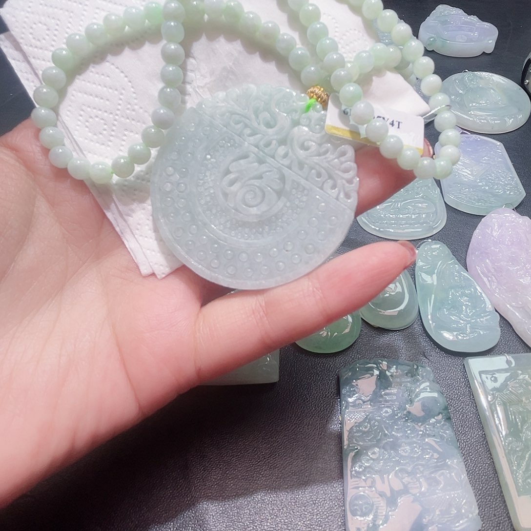 翡翠未镶嵌颈饰吊坠