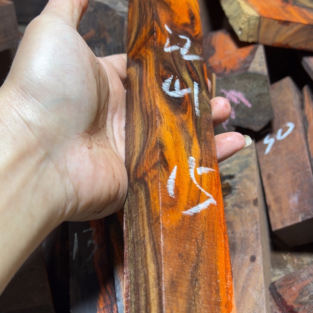 江***画交趾黄檀（大红酸枝）