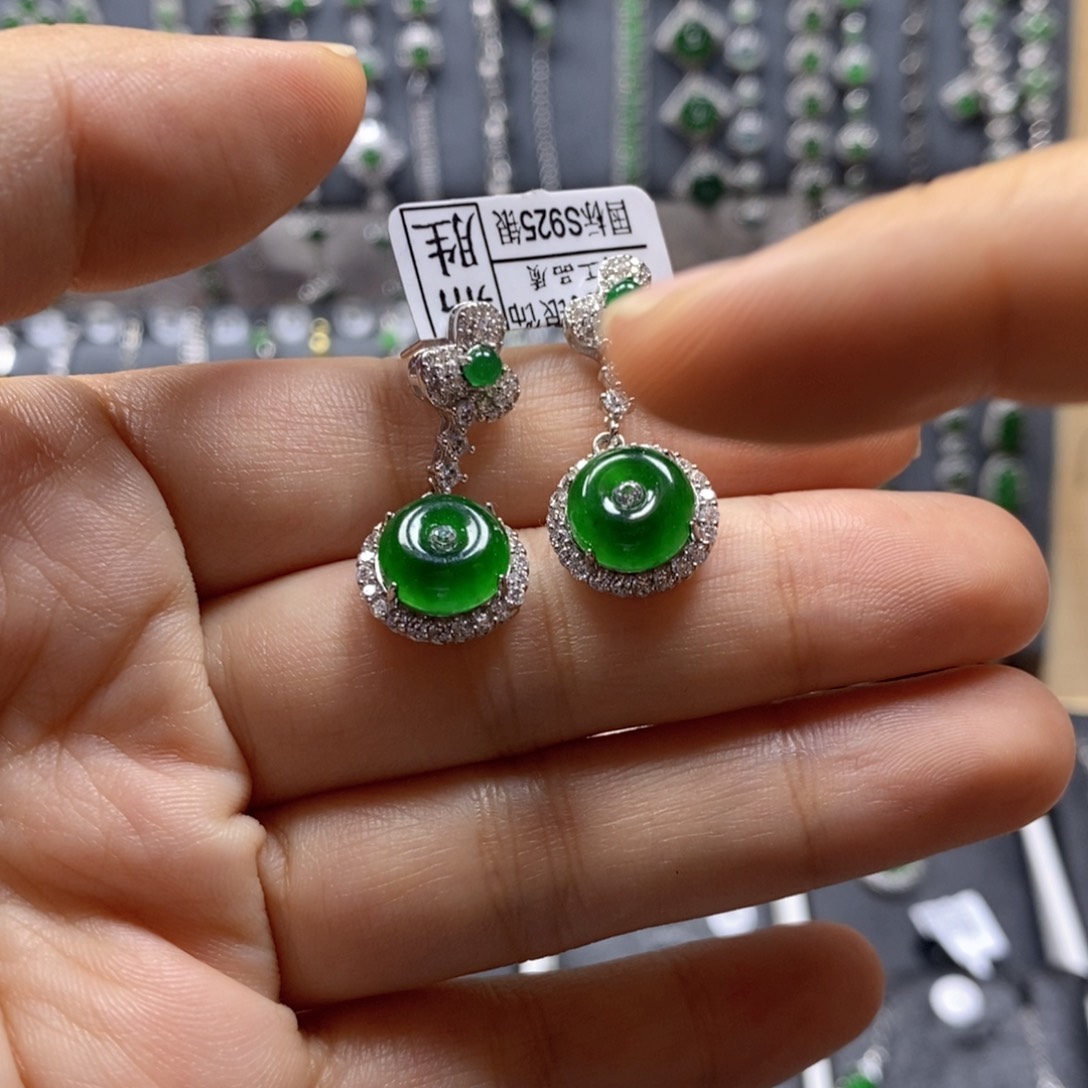 翡翠颈饰银S925镶嵌翡翠