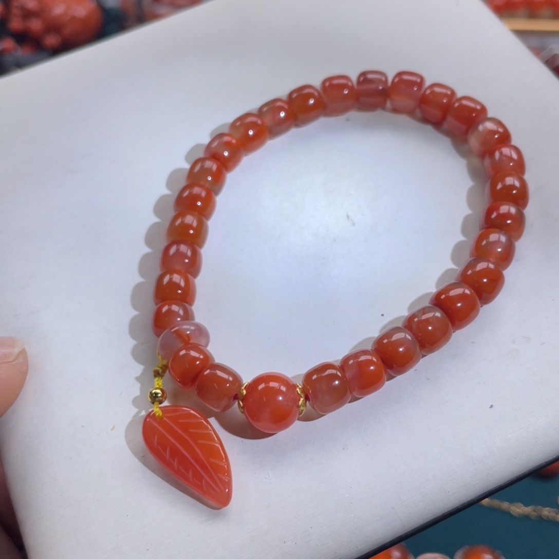 南红玛瑙川料火焰飘花南红老型手串7+mm银S925镀金镶嵌