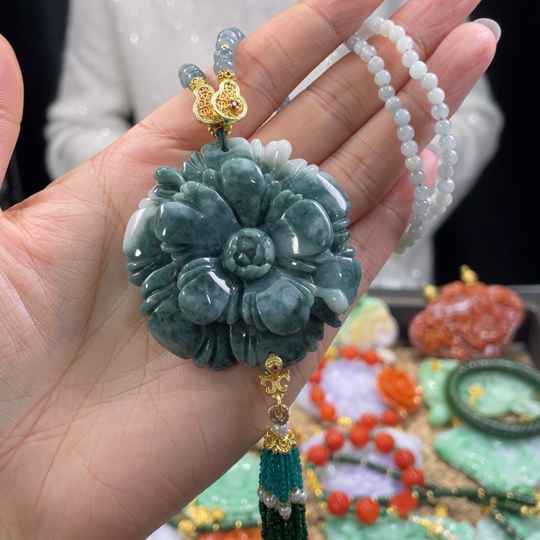 翡翠颈饰未镶嵌代编织