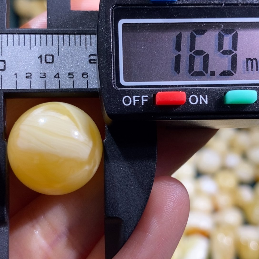 未镶嵌蜜蜡裸石微瑕