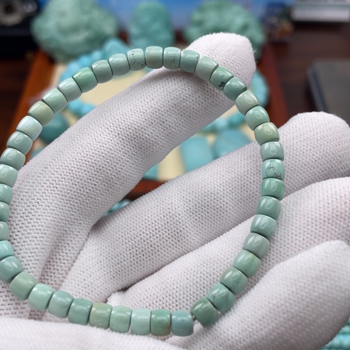 绿松石颈饰未镶嵌