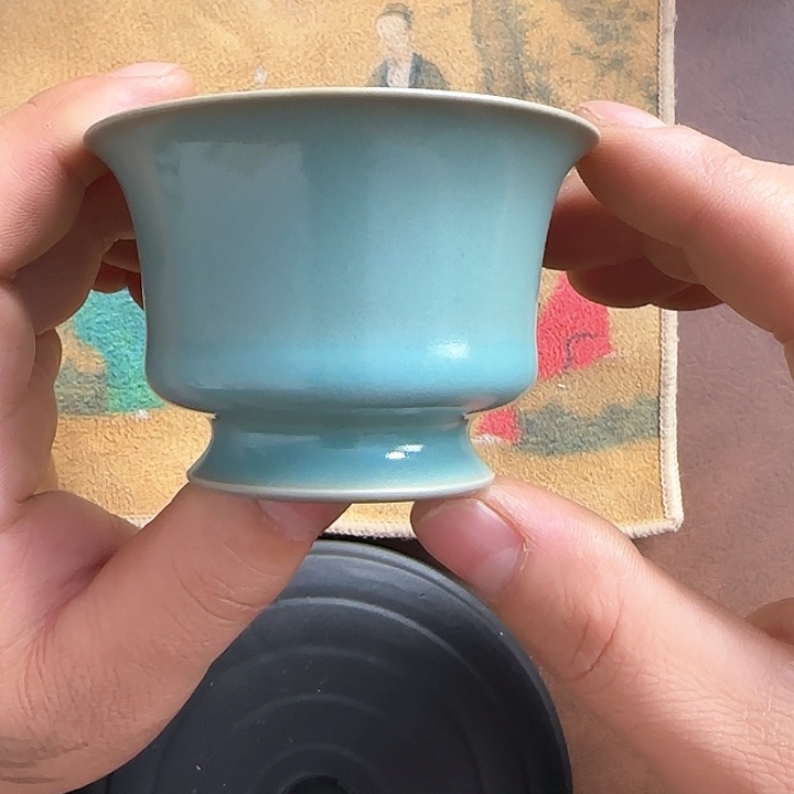 杯子青绿釉 马蹄单杯