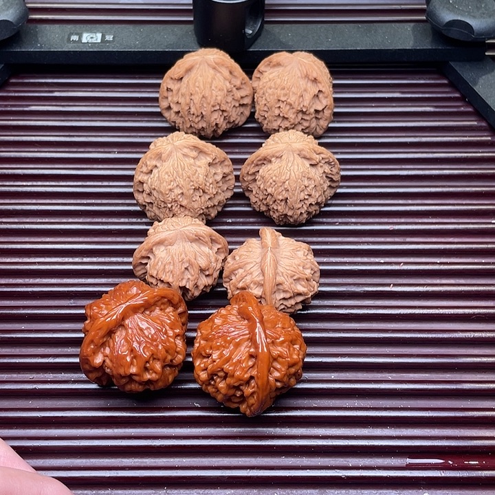 文玩核桃吊坠打底