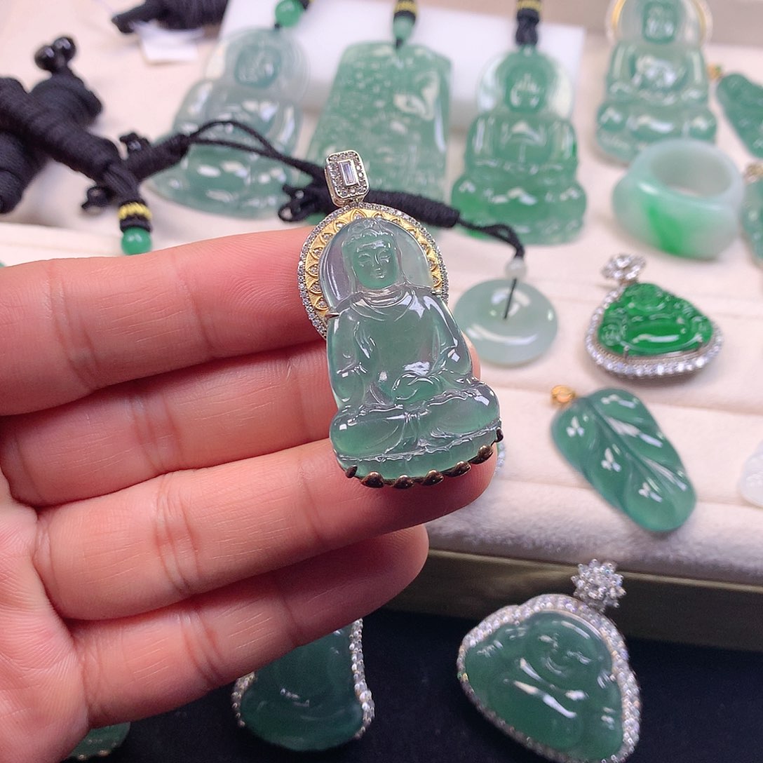 翡翠颈饰银S925镶嵌翡翠