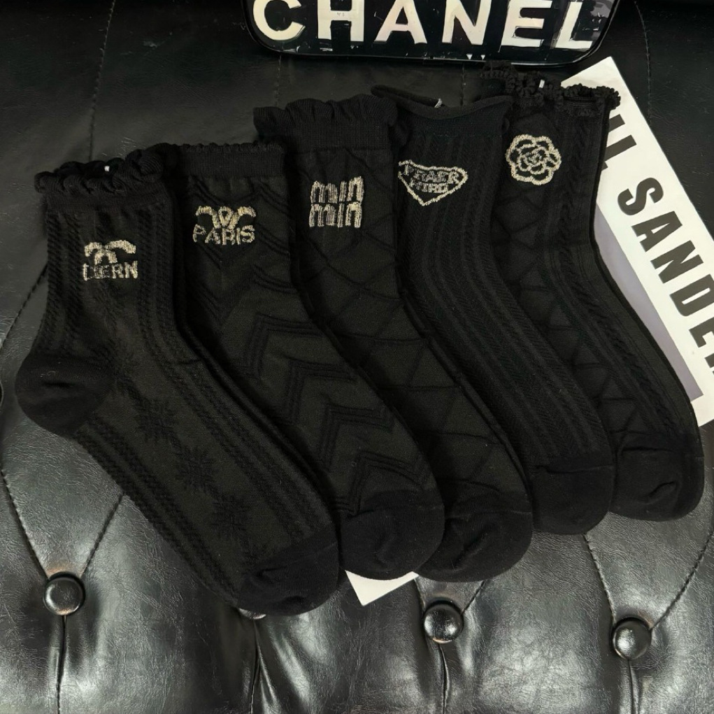 网红爆款春夏季甜飒风花边女袜欧洲站纯黑薄款浮雕中筒袜