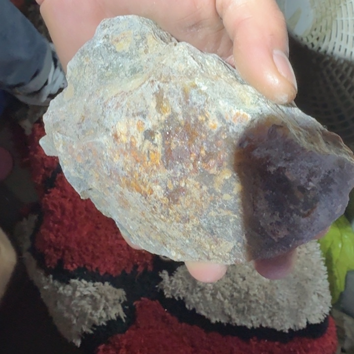 蛇纹石玉原石未镶嵌18