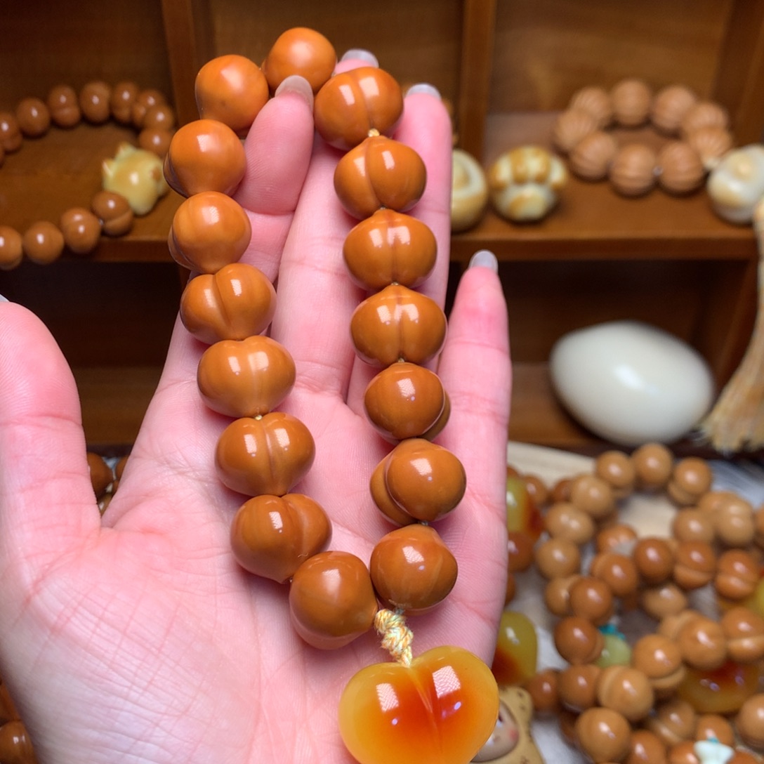 把件猴头核桃17玻璃底屁桃手持爱心