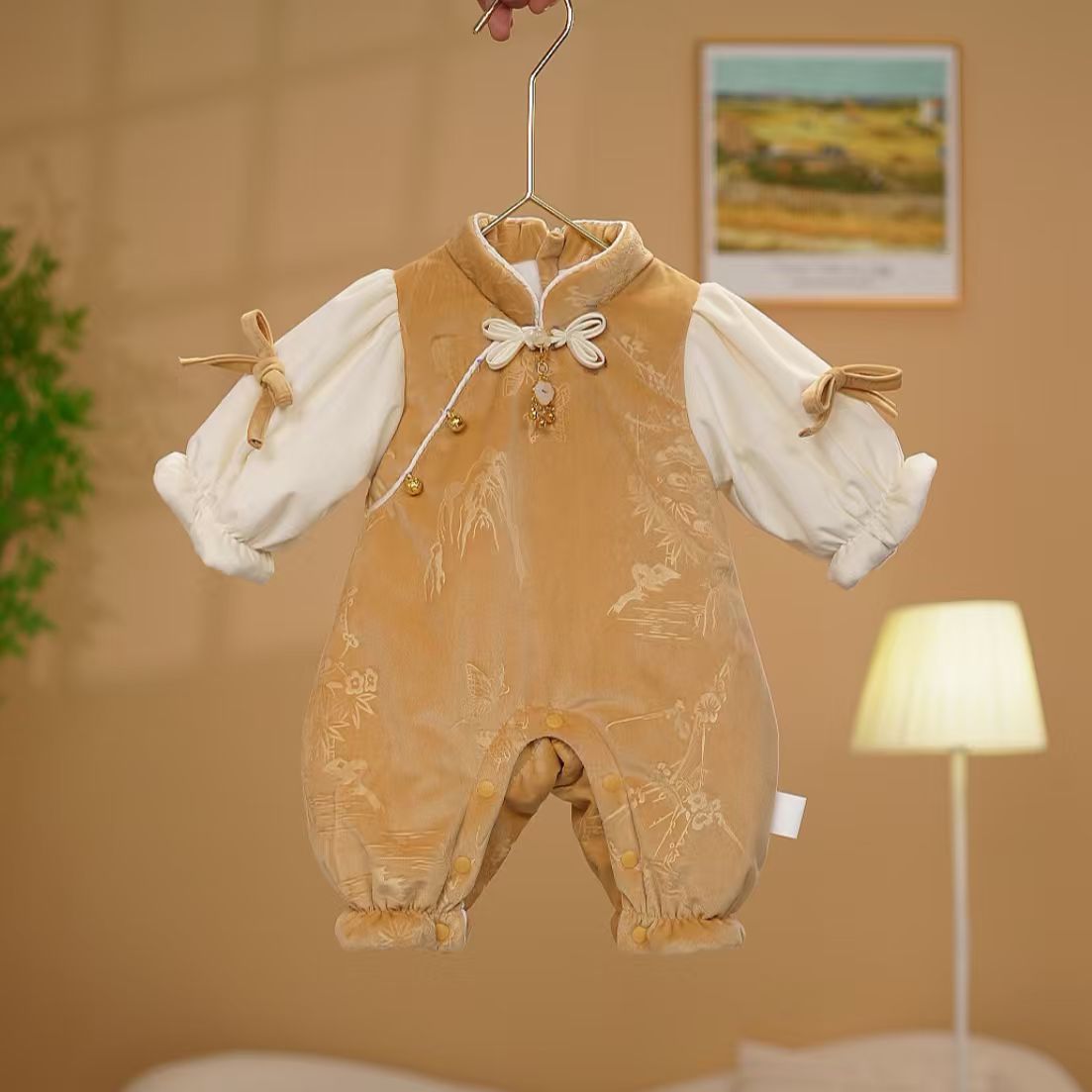 婴儿国风连体衣秋冬季宝宝满月百天哈衣周岁礼服加厚保暖外出爬服