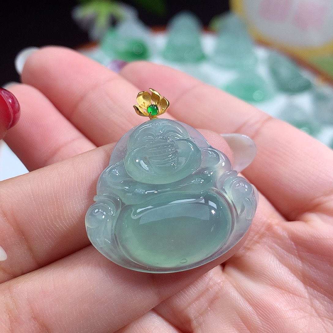 翡翠未镶嵌颈饰佛公